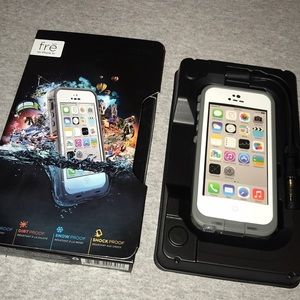 iPhone 5c frē Lifeproof case
